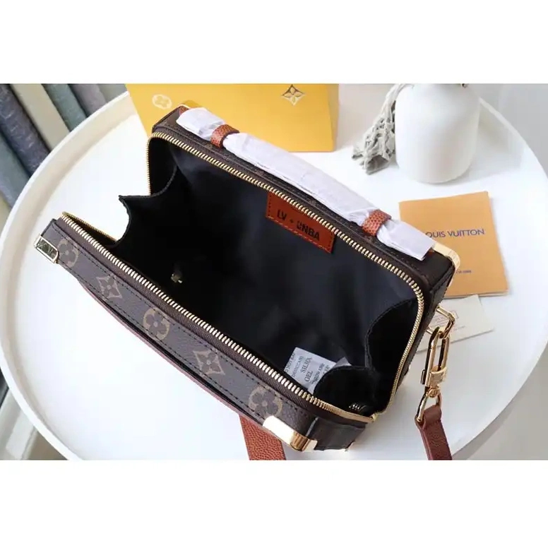 Bags LV 2107YA0136 0530